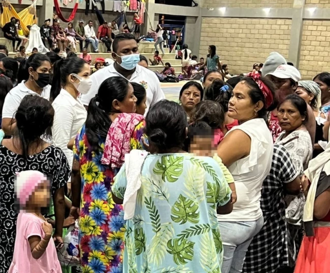 (En video) Habitantes de varios sectores de Uribia continúan bajo el agua: 700 personas han tenido que dejar sus hogares