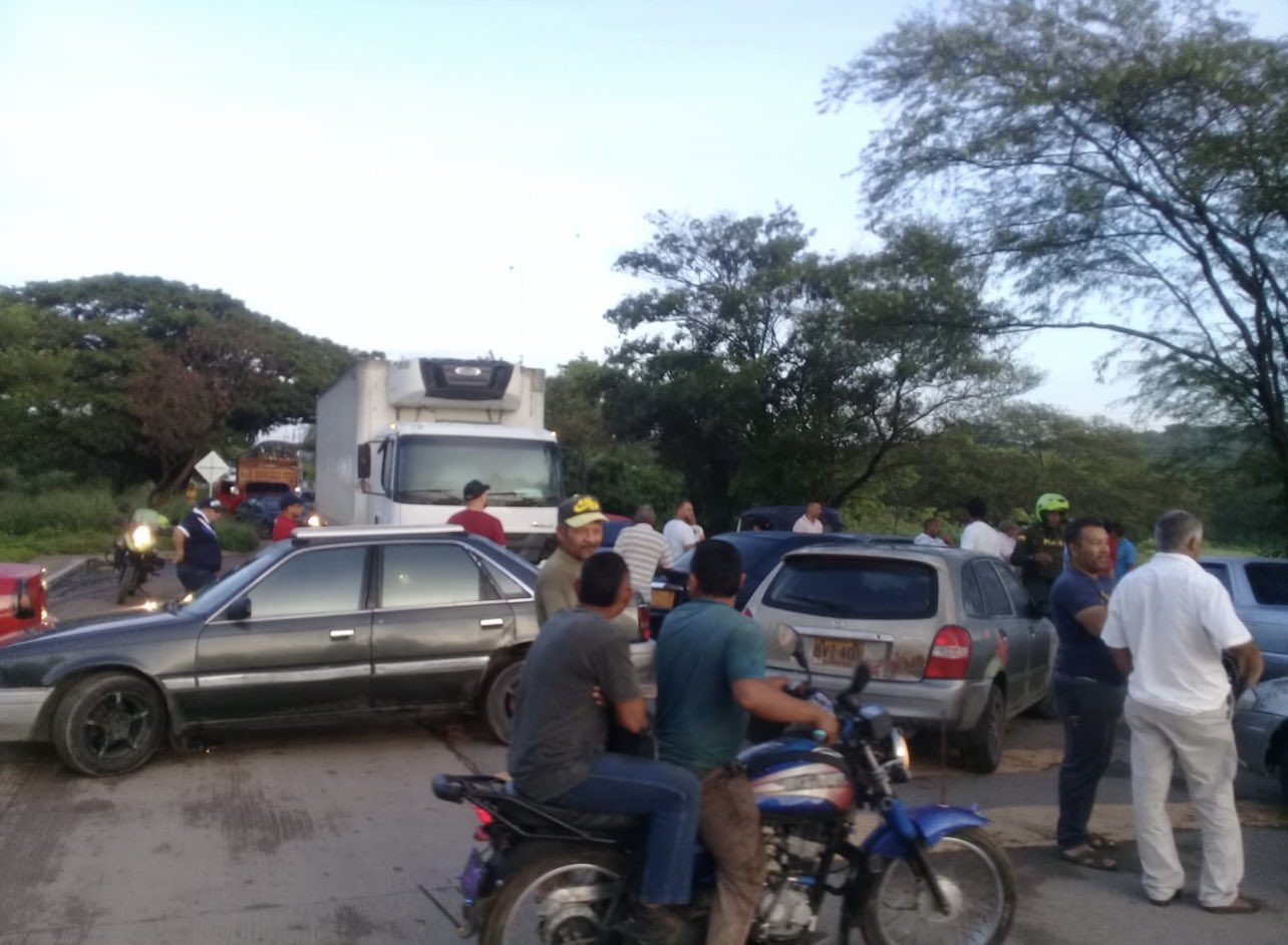 “Pedimos disculpa a Colombia, pero tocó hacerlo ya que son siglos de espera de nuestra problemática”: Más de 24 horas cumple el paro wayuú en La Guajira