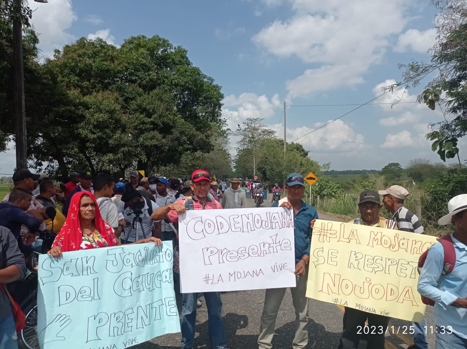 Inició paro indefinido de los habitantes de La Mojana en la Troncal de Occidente
