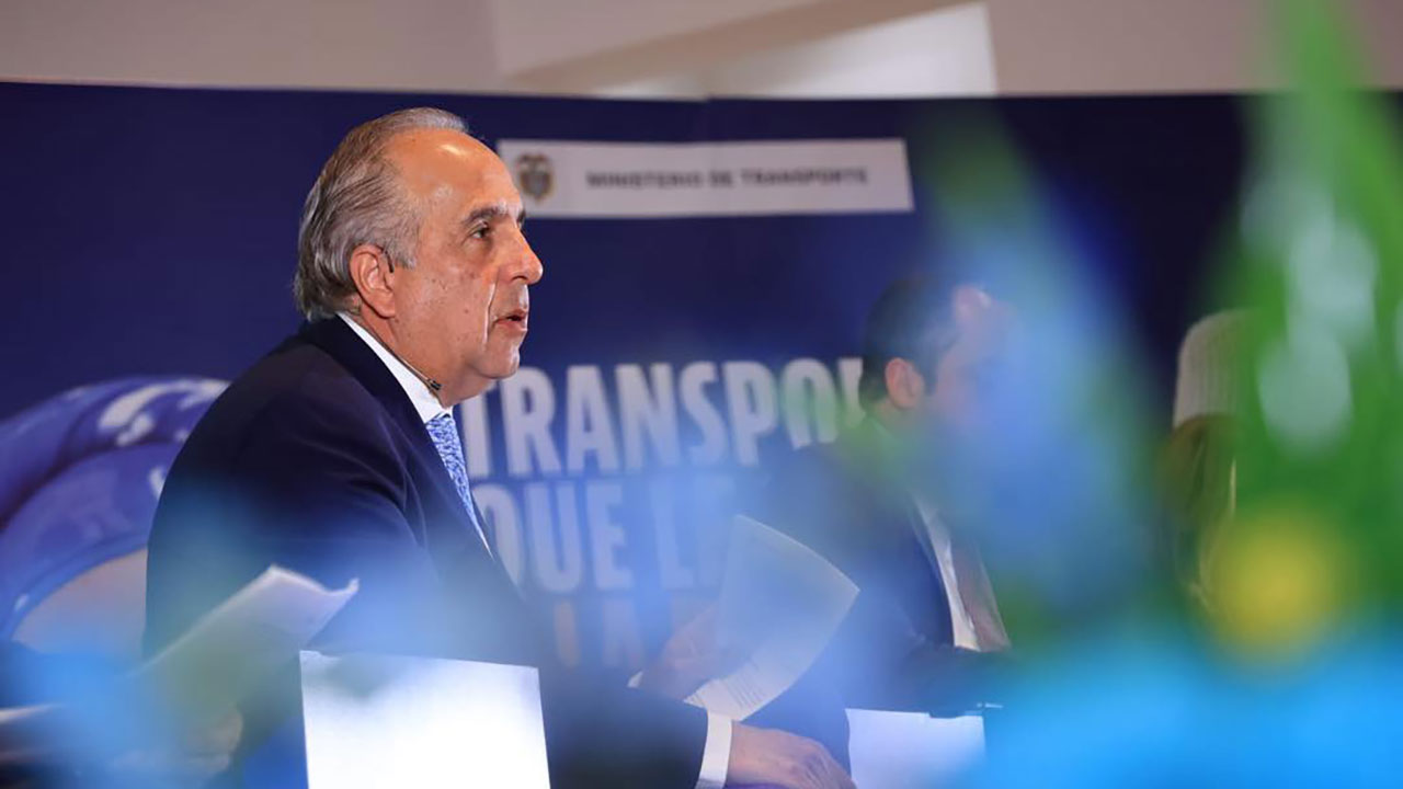 Ministerio de Transporte convoca a representantes del gremio de taxistas a una mesa de diálogo