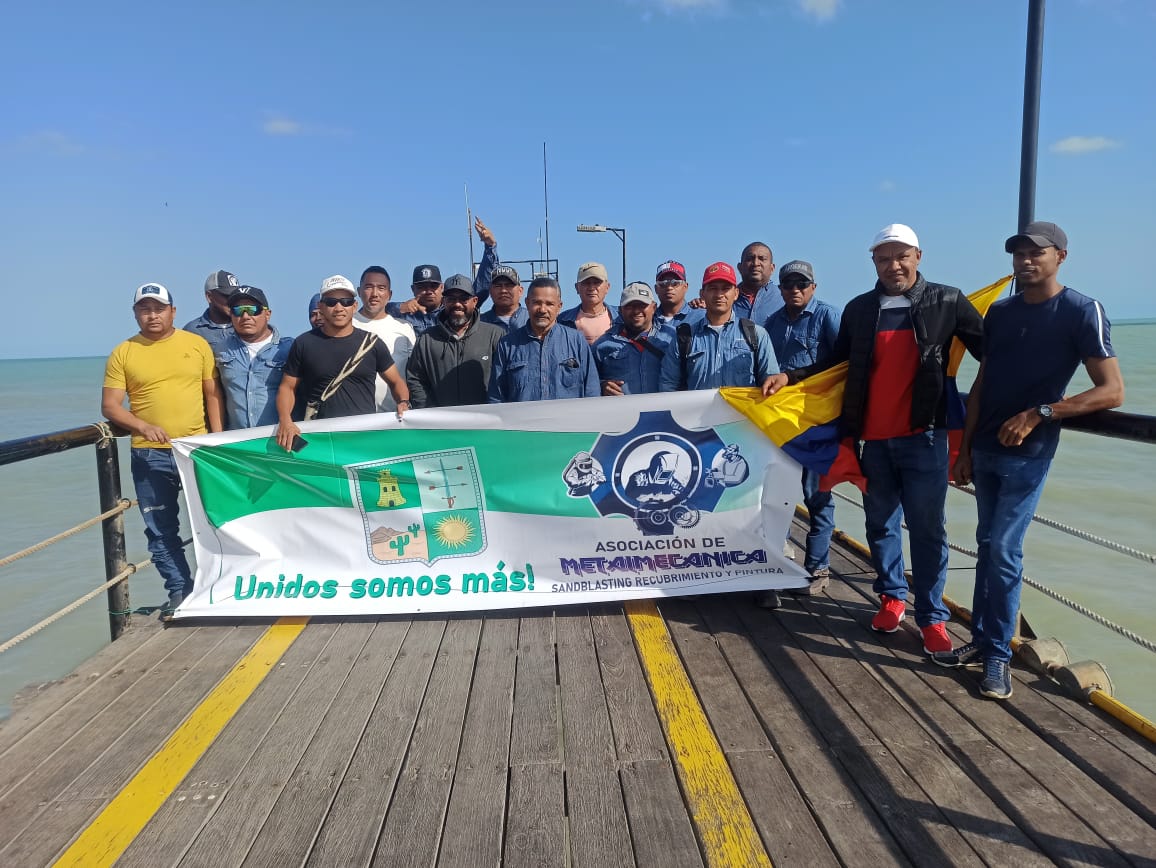 Gremio de metalmecánicos de La Guajira bloquean acceso al muelle de Riohacha para los trabajadores de la Estación Ballena  