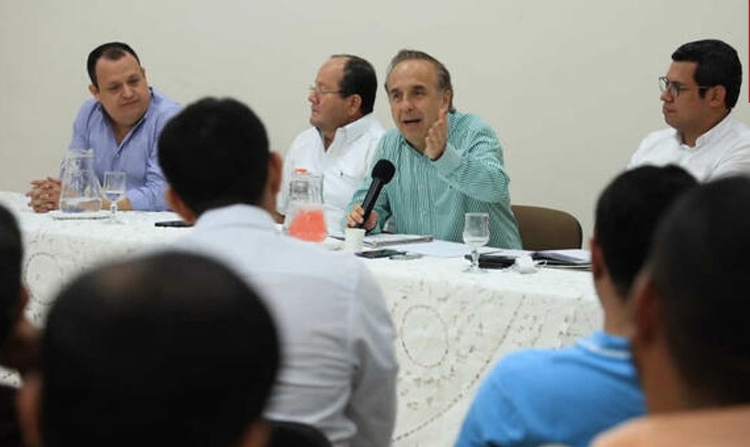 Alcaldes de La Guajira formalizaron petición a MinTransporte para garantizar transporte escolar