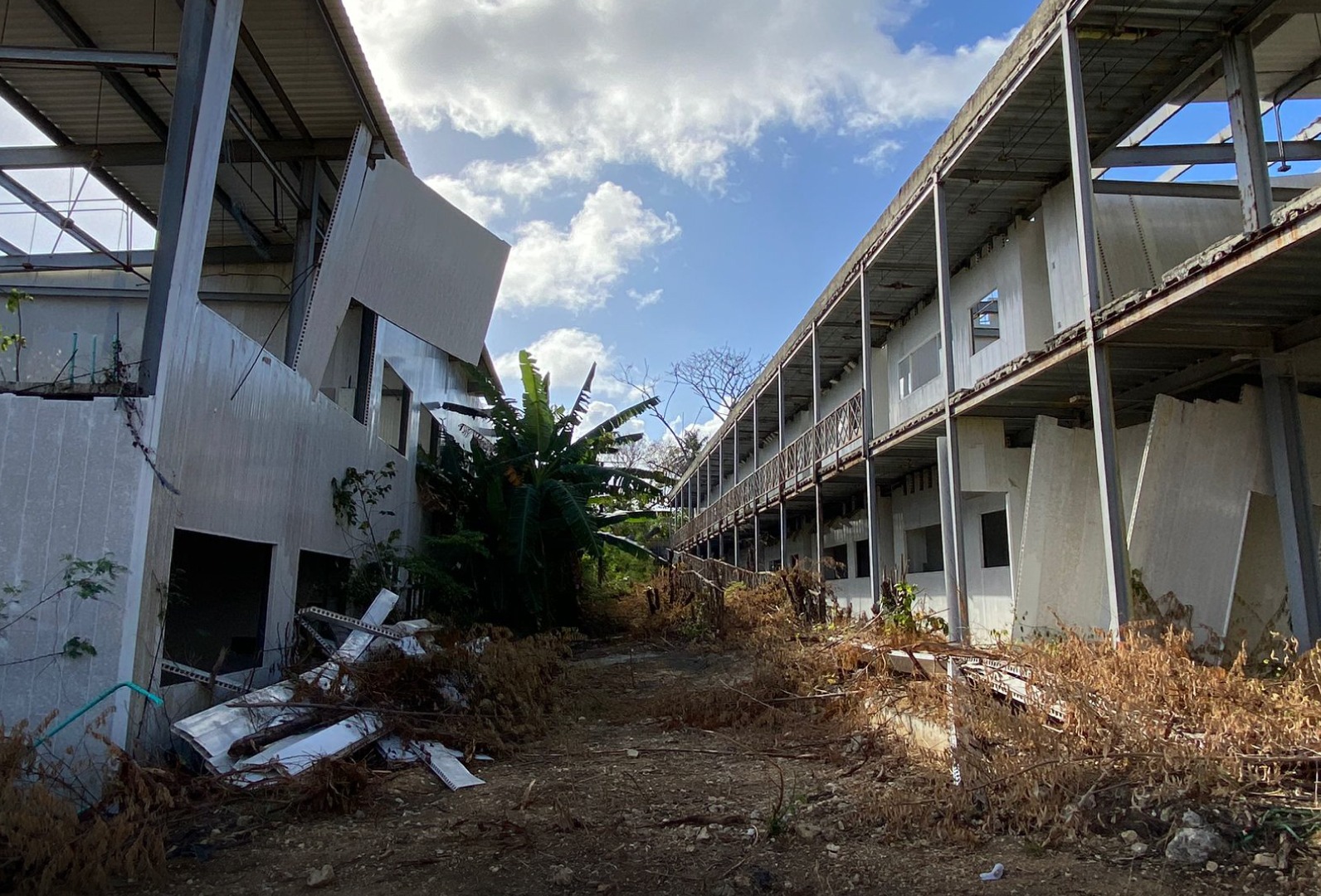 Procuraduría investiga a gobernador de San Andrés por presuntas irregularidades en construcción de un megacolegio