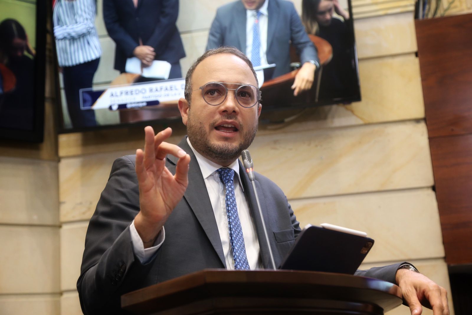 Senador Deluque celebra paso a sexto debate de su iniciativa para garantizar la seguridad alimentaria en el país