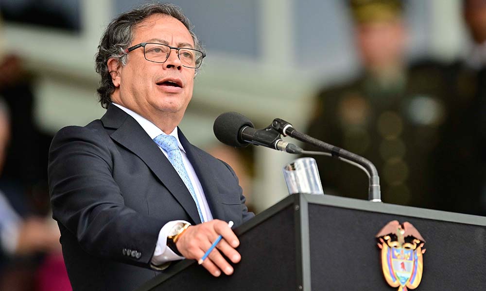 Presidente Petro invitó a exjefes paramilitares a “seguir el ejemplo” de Mancuso y contar la verdad ante JEP