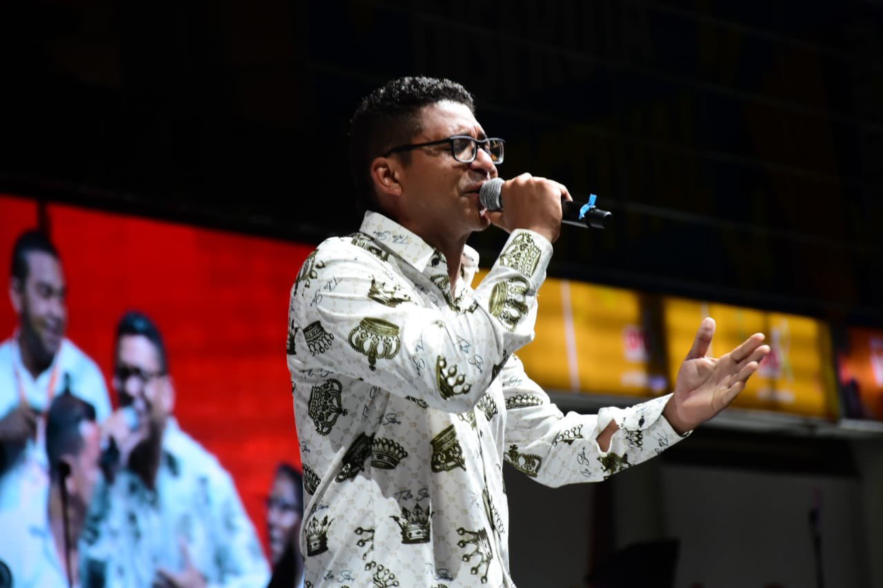 El legado musical de ‘Nando’ Marín continúa: su hijo Juan Pablo se convirtió en Rey de la Canción Inédita