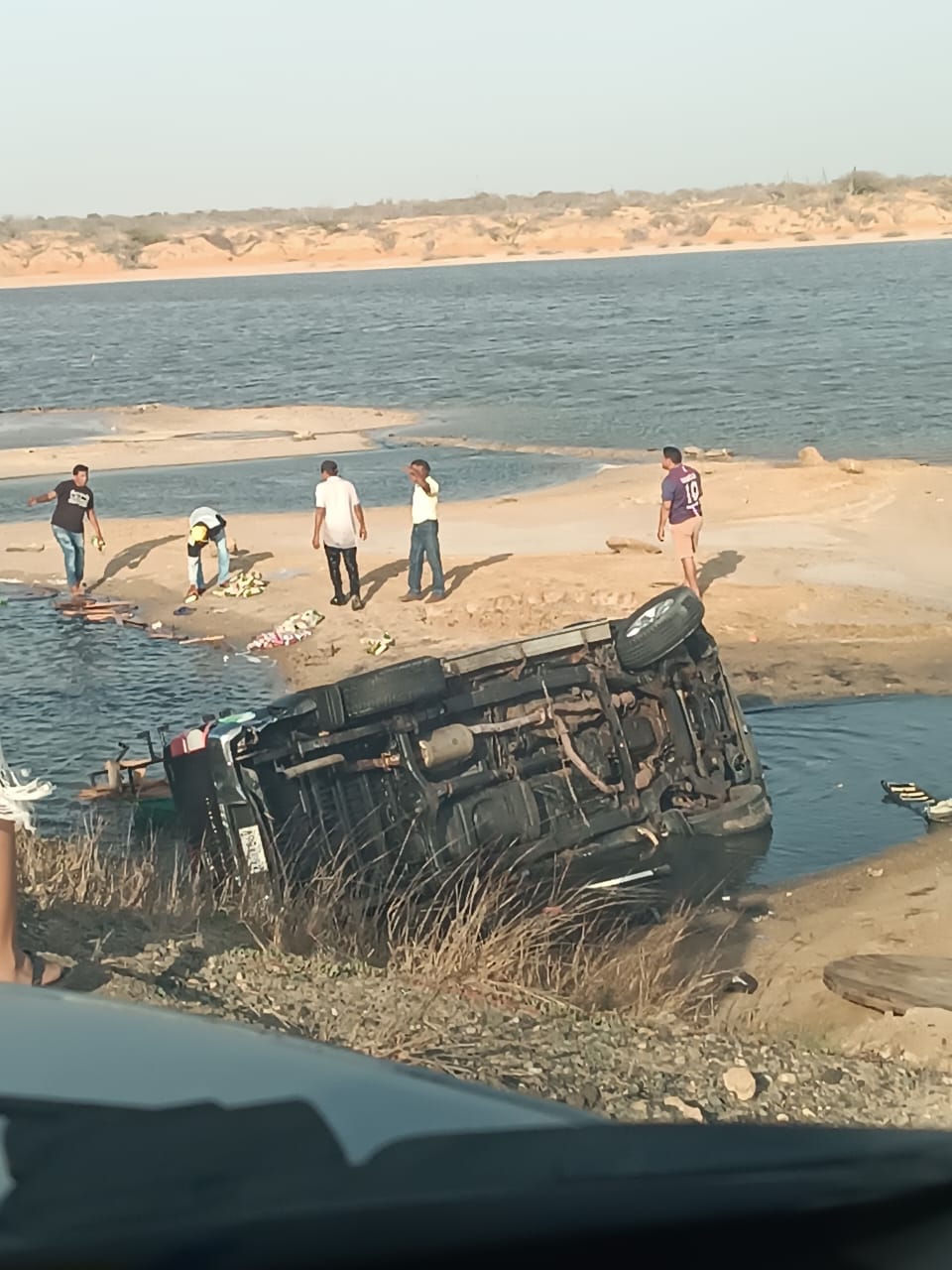 Aparatoso accidente deja a hombre de la etnia wayuú lesionado tras caer al barranco
