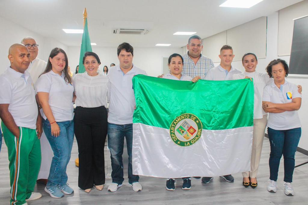 Gobernadora de La Guajira entregó bandera a delegación que participará en la XXIV Olimpiada Especial Fides