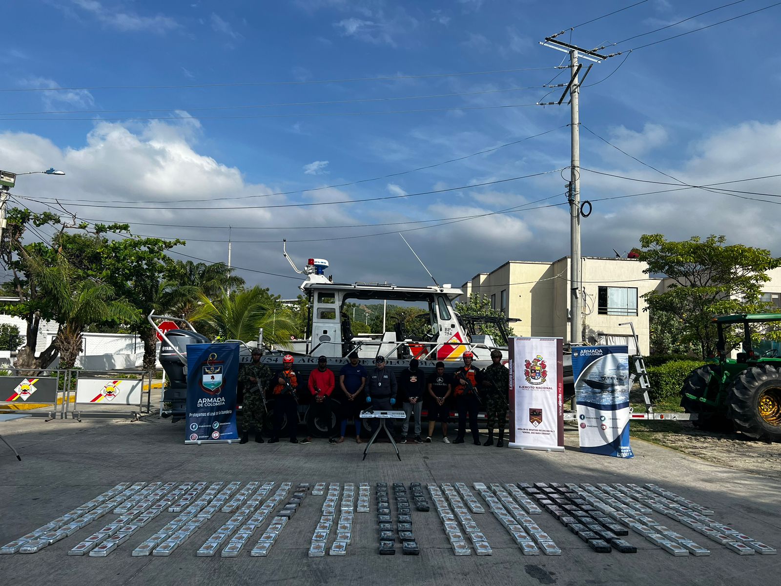 Cuatro capturados con 284 kilos de cocaína en aguas del Caribe frente al Cabo de La Vela