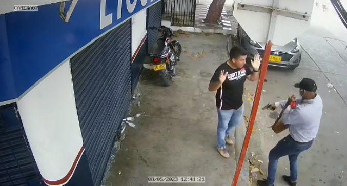 En video quedó registrado el fleteo a un ciudadano en el Centro de Riohacha
