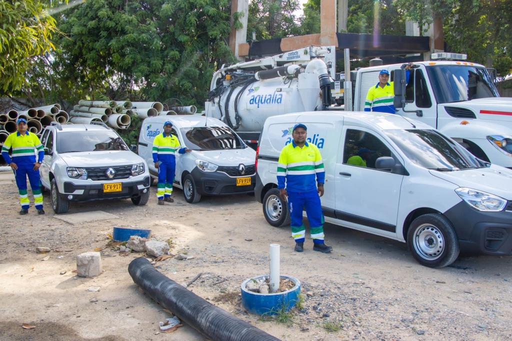 Aqualia fortalece la prestación de servicio con la adquisición de 8 vehículos