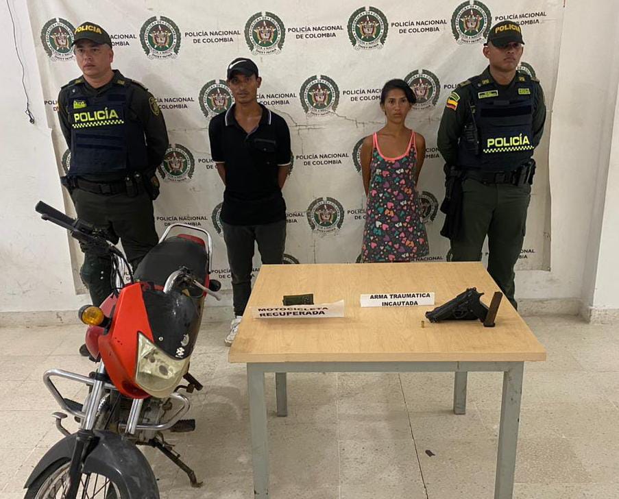 Usando pistola traumática, pareja de delincuentes amenazó a motociclista y le hurtaron el vehículo en Riohacha