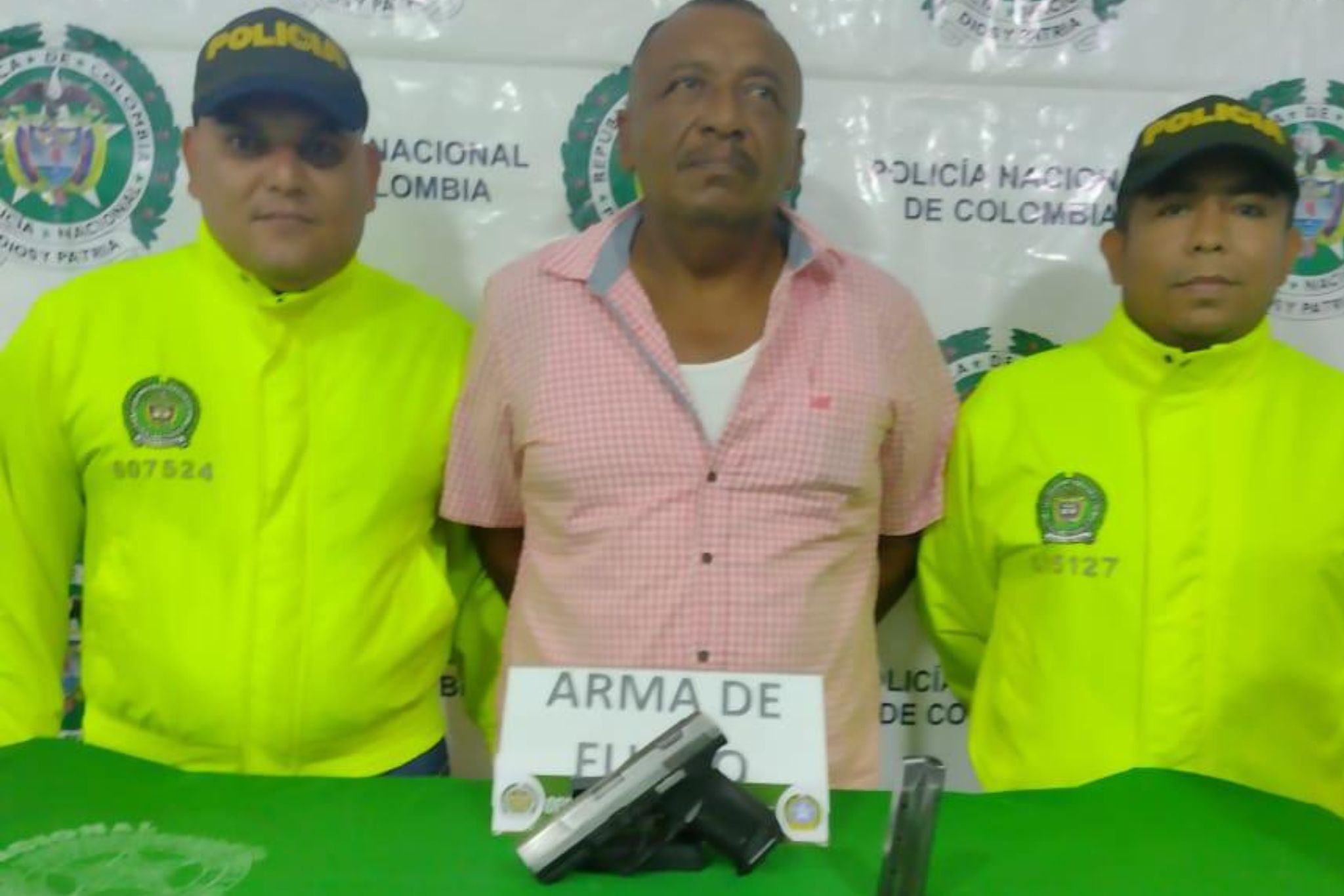 Arrestan a un hombre con pistola industrial alemana y municiones en zona rural de Riohacha
