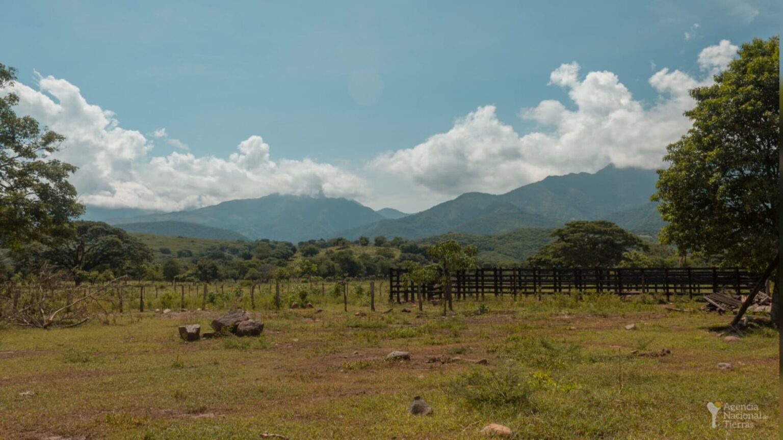 Agencia Nacional de Tierras alerta por riesgo de estafas en la vereda San Salvador en Dibulla