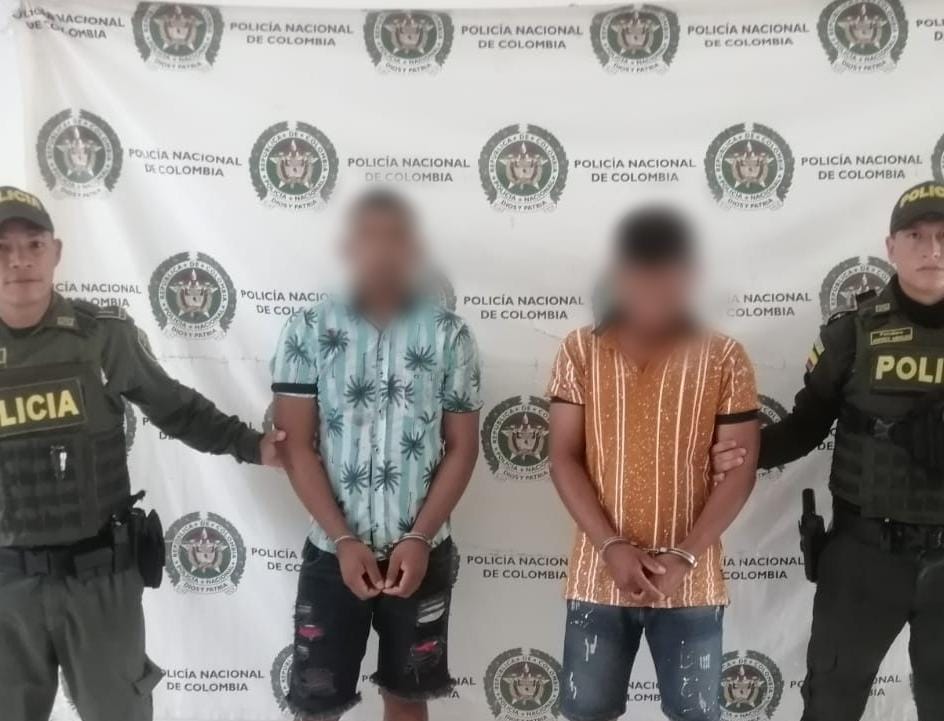 Dos personas capturadas por presuntamente hurtar una motocicleta en Riohacha