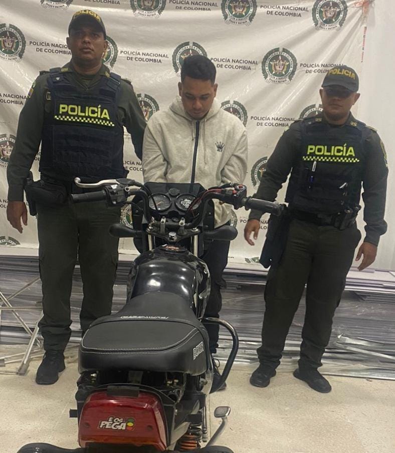 Policía recupera en Riohacha motocicleta hurtada en Santa Marta