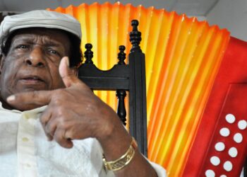 Calixto Ochoa le ponía música a  sus amores cercanos y lejanos