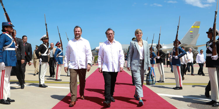 Presidente Petro participó en la Filven y se reunirá con Maduro