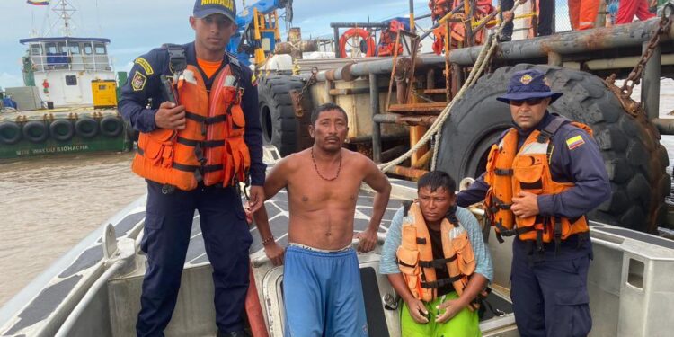 Dos pescadores fueron rescatados a 25 millas náuticas de Manaure