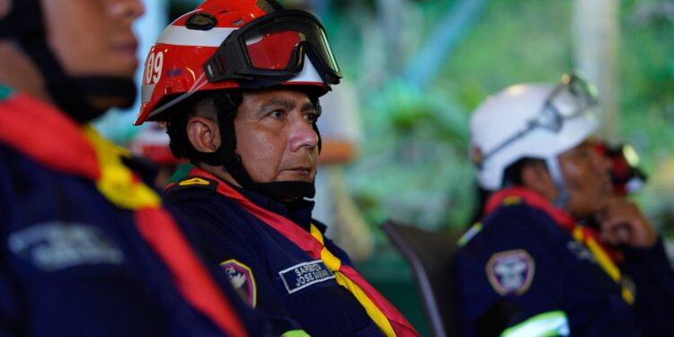 Acreditan por primera vez equipo en búsqueda y rescate urbano conformado por indígenas