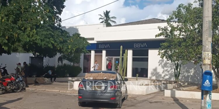 Taquillazo en la sucursal del BBVA en el Centro de Riohacha: Despojaron a una persona de $200 millones
