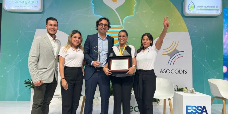 Asocodis entregó el premio Ámbar 2023 a la empresa Air-e