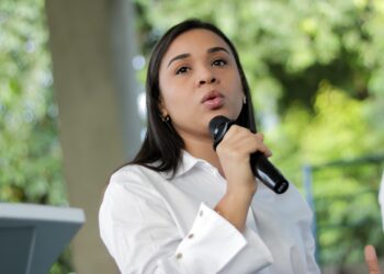 Salir con tranquilidad para ejercer el derecho al voto en Fonseca, es el llamado de la Gobernadora