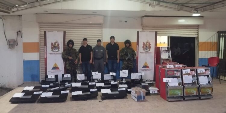 En Barrancas autoridades policivas y militares allanan casino clandestino