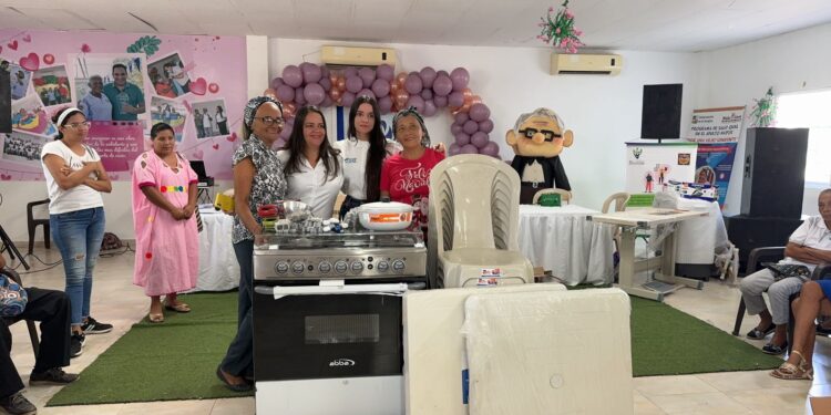 Alcaldía de Barrancas entregó unidades productivas a Adultos Mayores