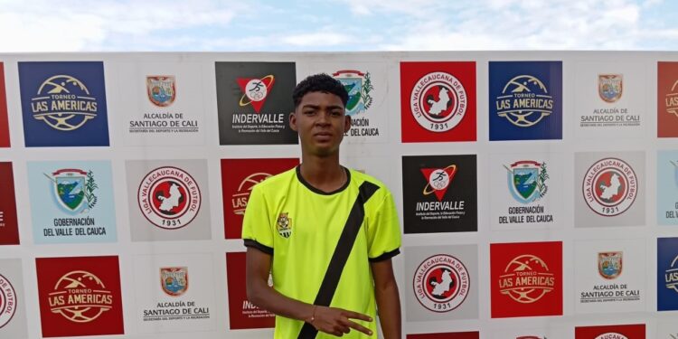 Joaquín Ricardo Lindo Flórez, un futbolista del Club deportivo Leopardo de Cali