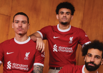 Luis Díaz  es la imagen de la camiseta edición especial del Liverpool por una buena causa social
