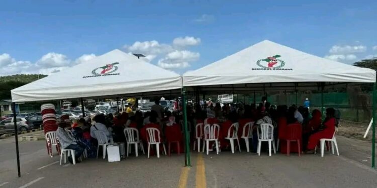 Comunidades wayúu bloquean la vía férrea de Cerrejón para exigir “consulta previa libre e informada”