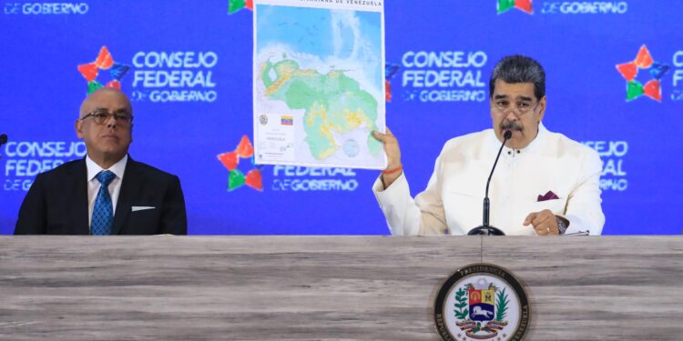 Nicolás Maduro presentó ley para la creación de la Guayana Esequiba