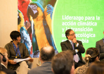 Construir alianzas con el pueblo wayuú de La Guajira para invertir en energías limpias, propone presidente Petro  