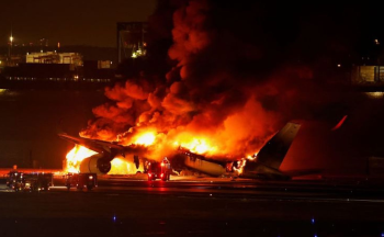 Choque entre aviones deja 5 personas fallecidas en Japón