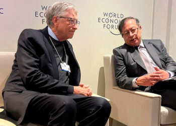Presidente Petro se reunió con Bill Gates para hablar de inteligencia artificial con base en energías limpias