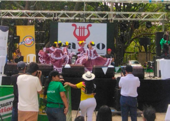 Tenemos cantantes y verseadores para rato