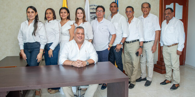 Alcalde de San Juan del Cesar nombró a los miembros de su gabinete
