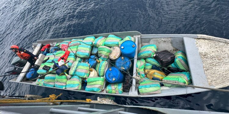 Armada de Colombia decomisó 1.548 kg de estupefacientes en el Pacífico centro