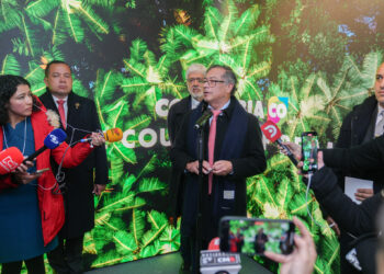 Colombia decidió no contratar más exploraciones de petróleo, gas y carbón: Presidente Petro en Foro de Davos