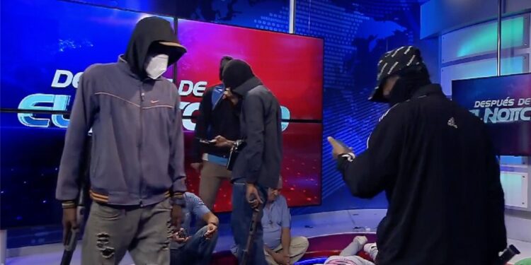 Banda delictiva irrumpe en instalaciones de TC Televisión en Guayaquil