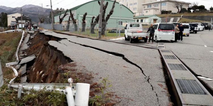 Un sismo de 7,5 sacudió al oeste de Japón