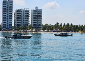 Armada realiza controles para el disfrute y retorno seguro en el Caribe colombiano