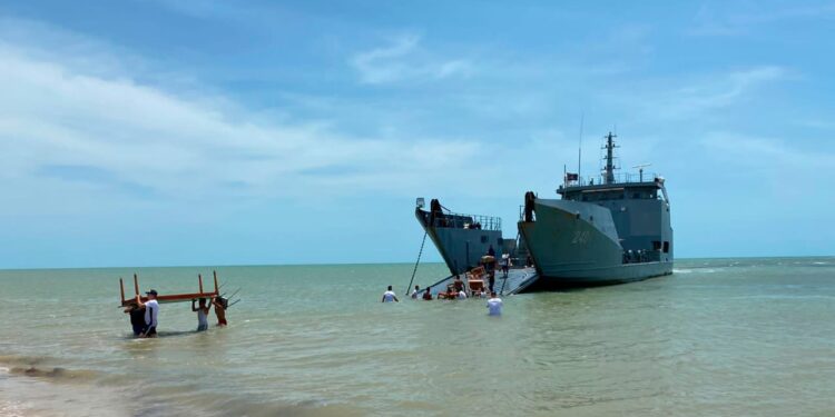 Comunidades de La Alta Guajira reciben asistencia humanitaria por parte de la Armada de Colombia