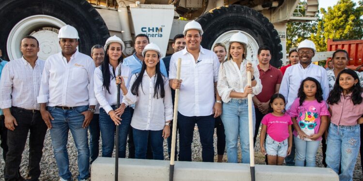 En Barrancas se coloca la primera piedra para la construcción de plazoleta turística