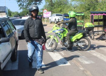 Proveedores del Consorcio P Y F bloquearon la vía nacional en el Sur de La Guajira para exigir pagos que les adeudan desde 2022