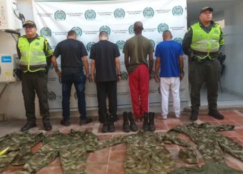 Cuatro capturados usando uniformes militares en la vía Distracción – Cuestecita