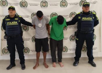 Policía captura en Riohacha a dos personas por hurto y recupera celular  