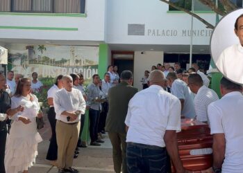 En el municipio de Distracción le brindaron homenajes póstumos al exalcalde Yesid Peralta Suárez