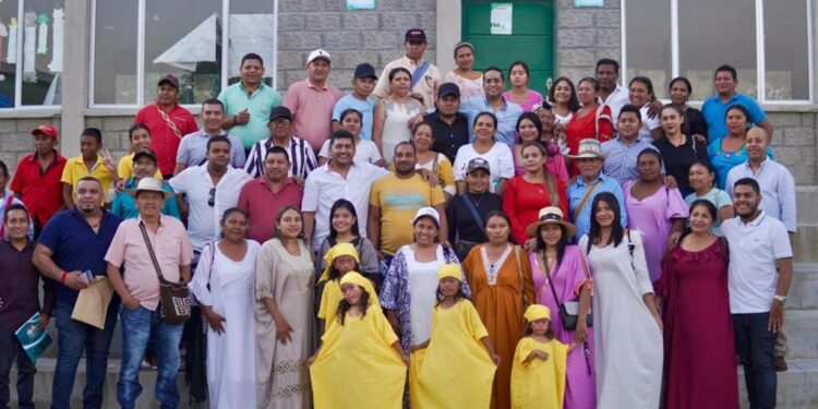 Gobernador de La Guajira se reúne con comunidades indígenas del sur del Departamento